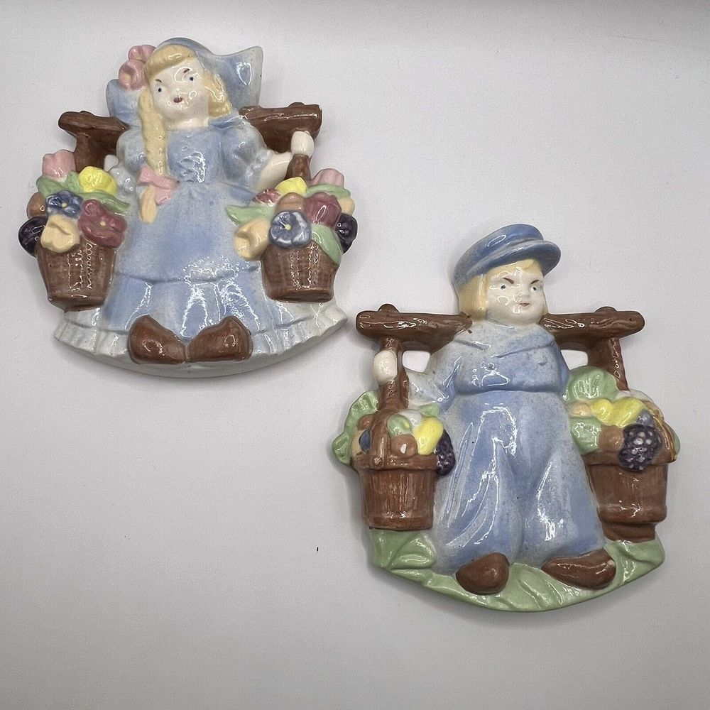 SET OF 2 CHALKWARE CERAMIC DUTCH BOY & GIRL WALL PLAQUES 1965‎ Vintage Cottage